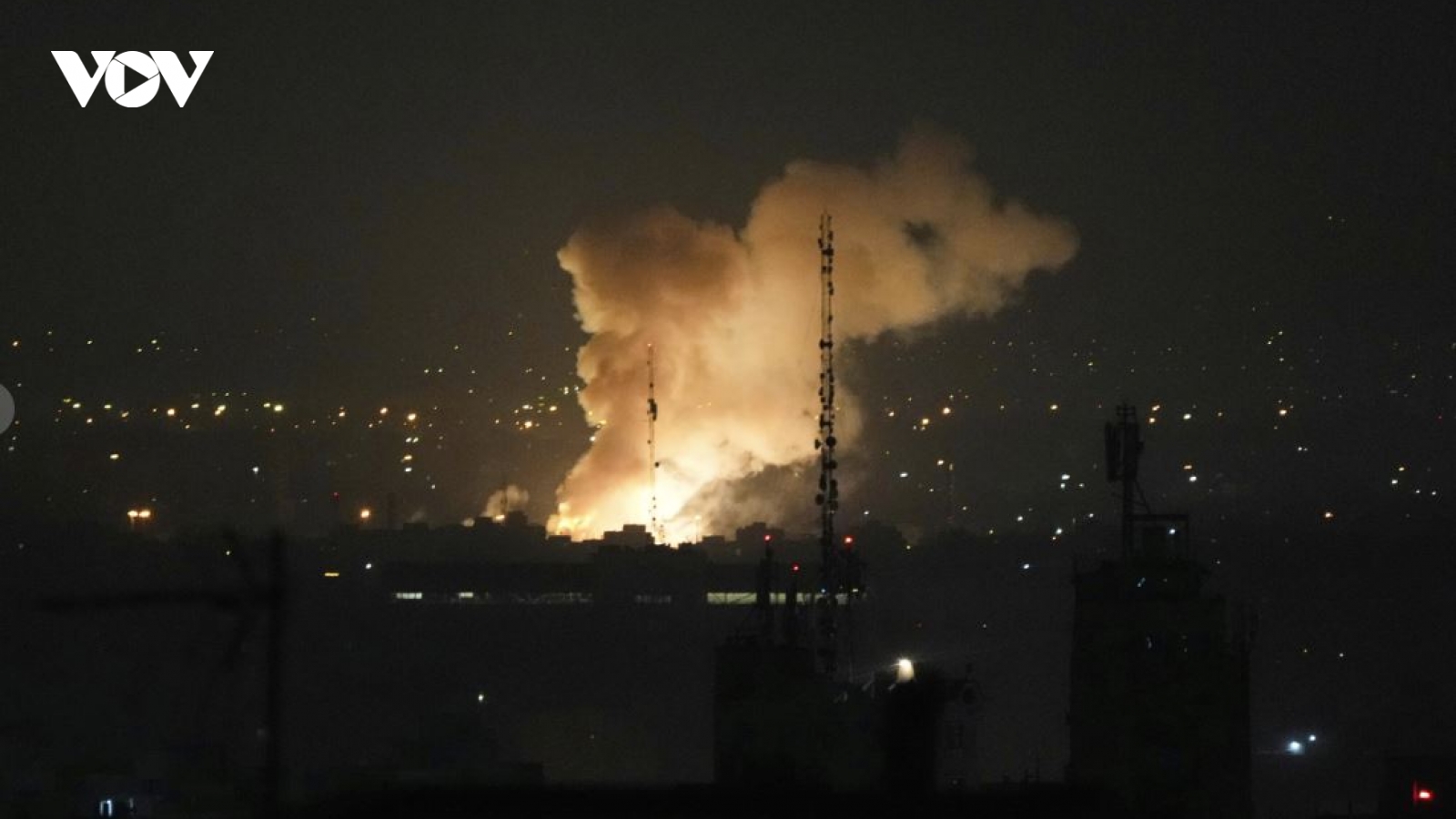 Israel tuyên bố phá hủy trụ cột kinh tế Iran sau loạt không kích mới