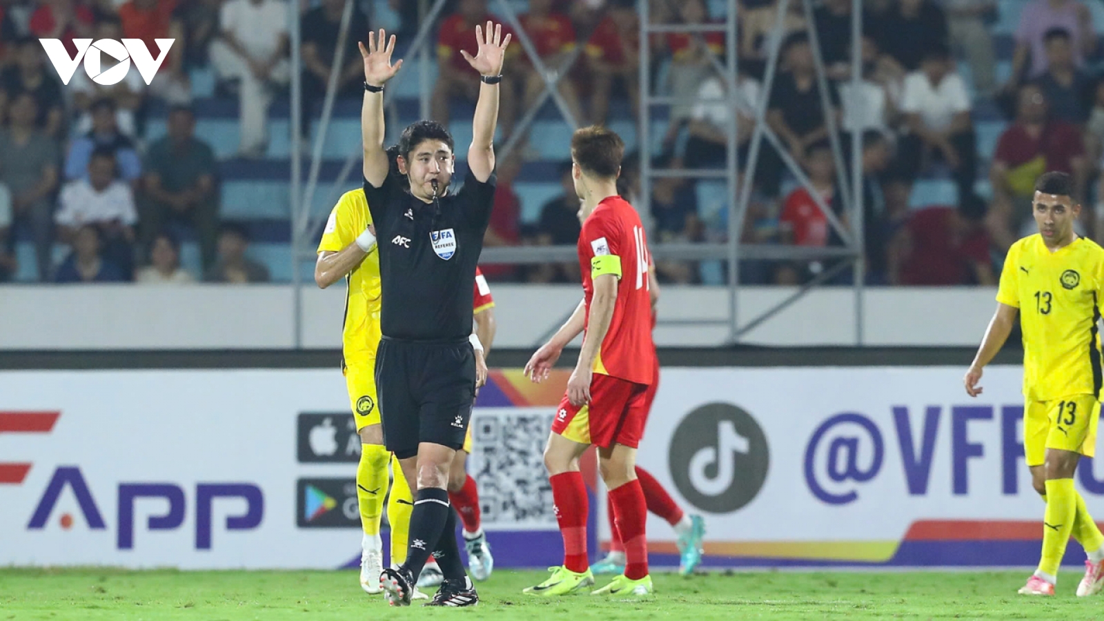 Trọng tài Hàn Quốc bắt chính trong trận cầu tâm điểm vòng 21 V-League