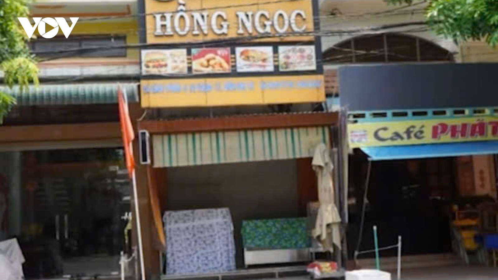 Xử phạt 90 triệu đồng, đình chỉ hoạt động cơ sở sản xuất bánh mì gây ngộ độc