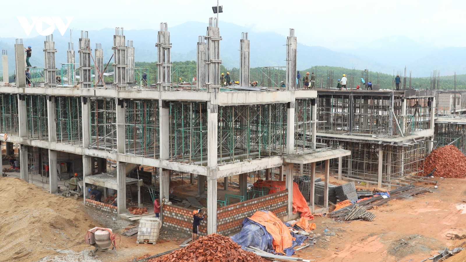 Xuyên lễ xây dựng trường nơi biên giới Quảng Ngãi