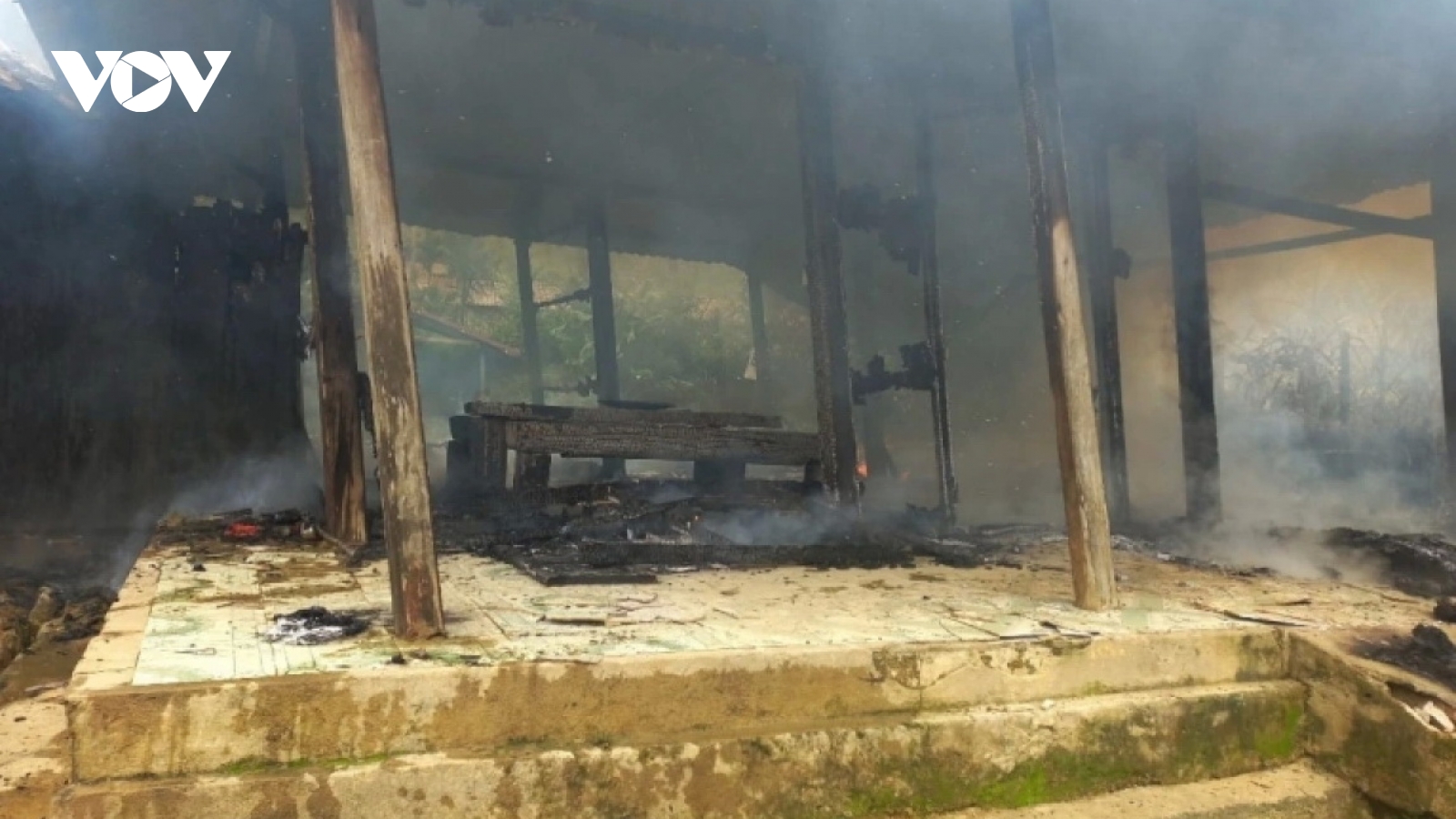 Nắng nóng, bếp củi và nỗi lo cháy nhà ở vùng cao Đà Nẵng