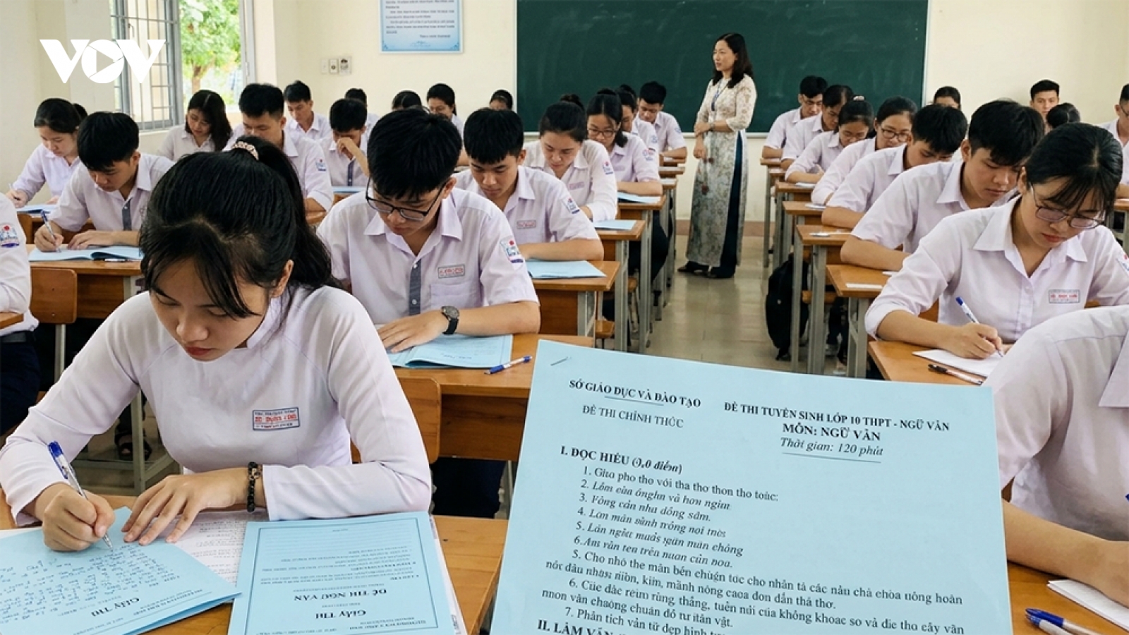 Ra đề và chấm Văn đừng chỉ đo bề nổi