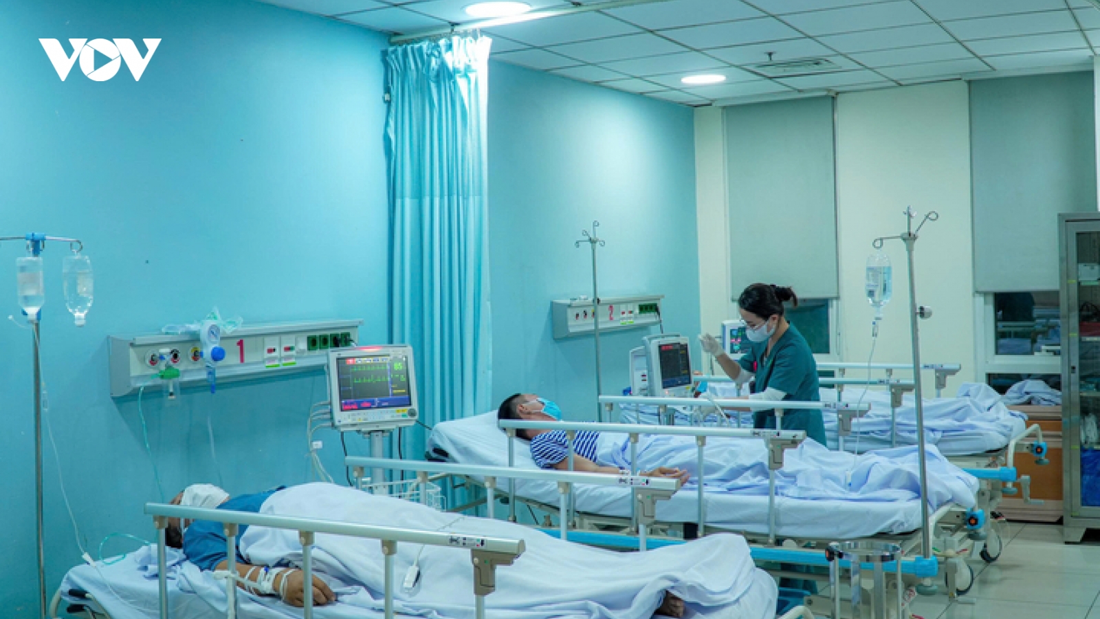 Bác sĩ cảnh báo đột quỵ gia tăng dịp nghỉ lễ, dễ nhầm với say nắng