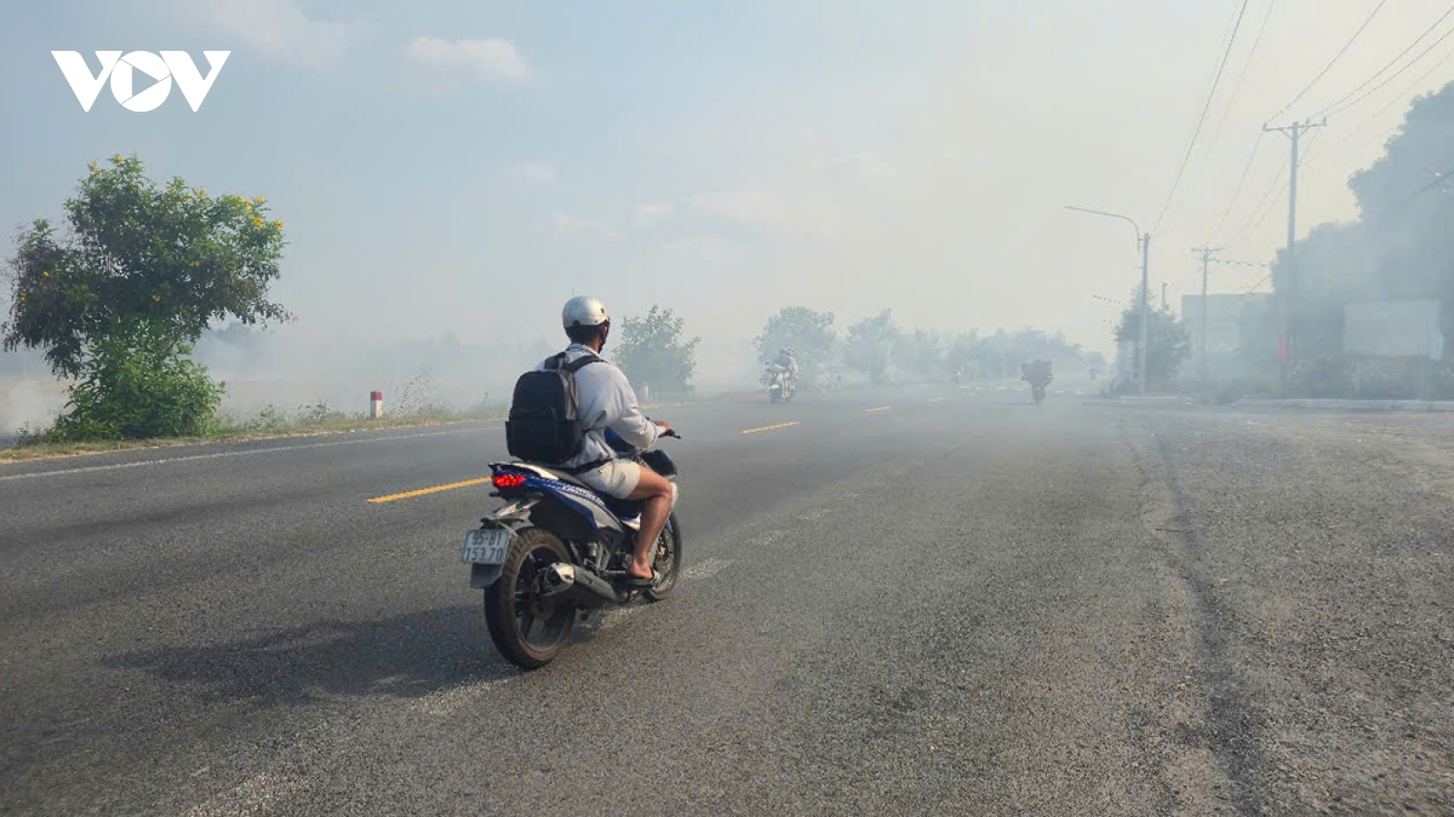 Công an thành phố Cần Thơ cảnh báo hiểm họa từ  đốt rơm rạ trên đồng