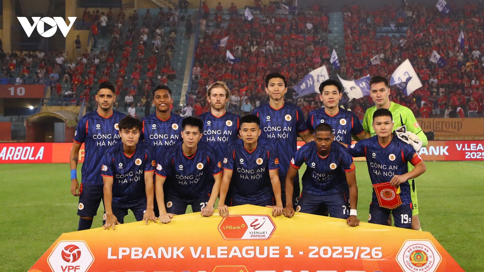 Cuộc đua vô địch V-League 2025/2026: Khó cản CAHN?