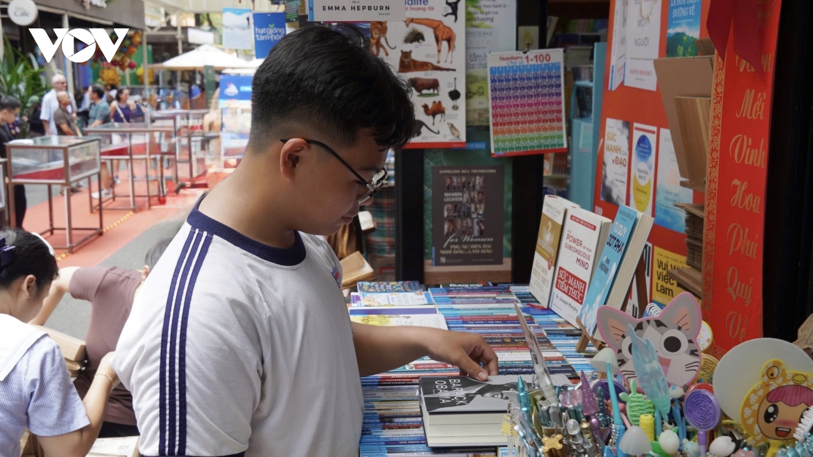 Không gian đường sách ở TP.HCM làm gì để kéo người đọc?