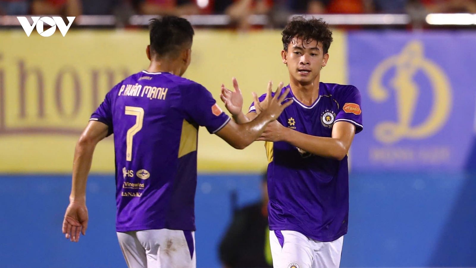 HLV Hà Nội FC "khích tướng" bộ đôi tuyển thủ Việt Nam