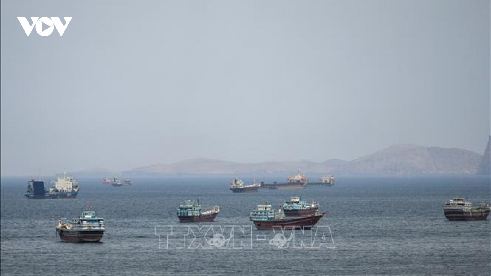 Ngoại trưởng Iran có thể đến Pakistan, Mỹ lên kế hoạch tác chiến eo biển Hormuz
