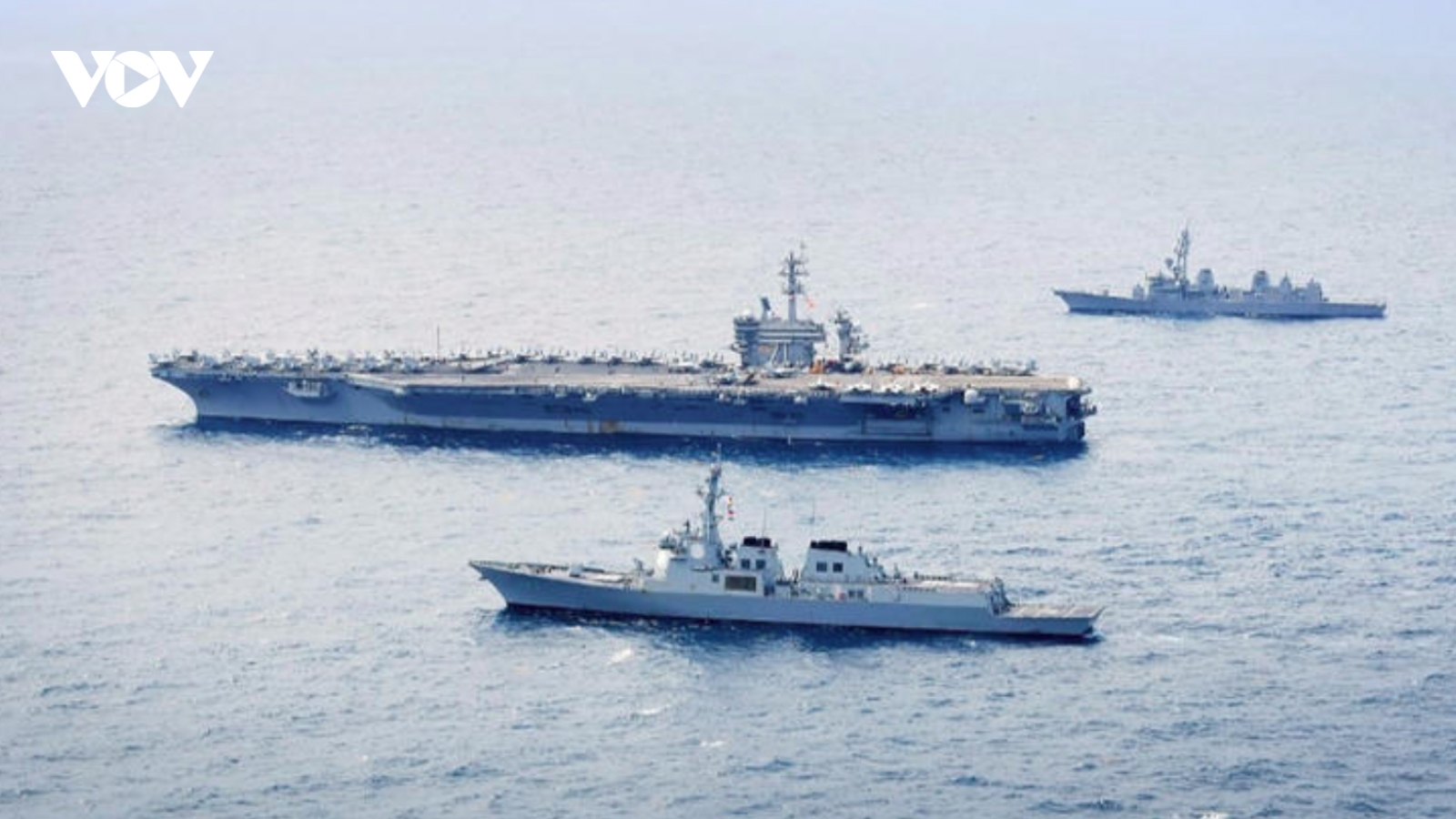 Hormuz dậy sóng: Iran tung hạm đội “tàu muỗi” đối đầu hải quân Mỹ