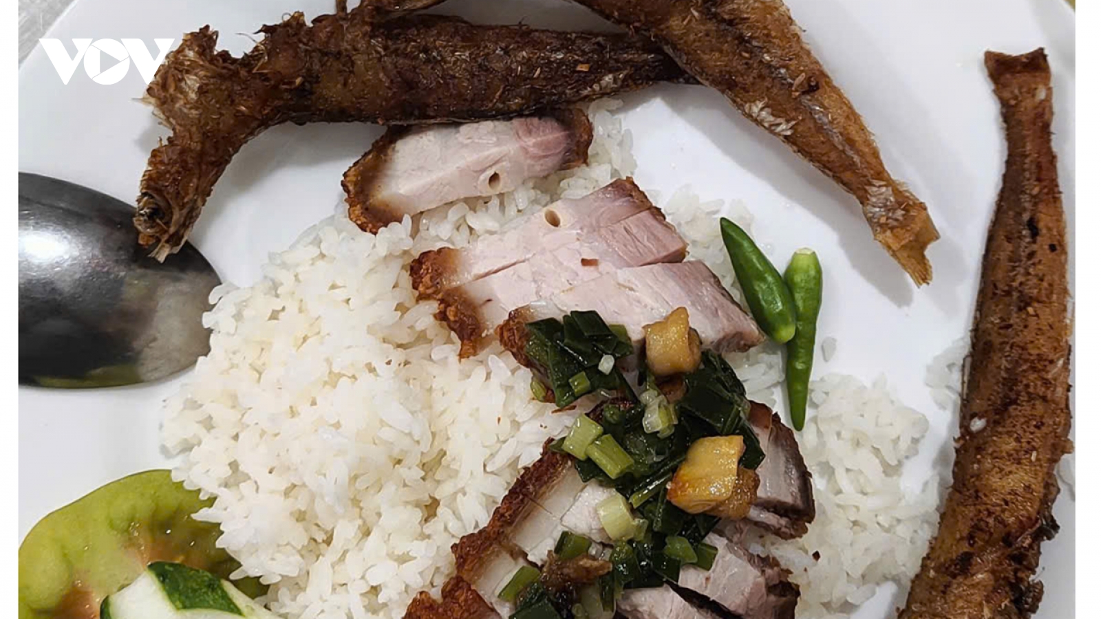 Giá xăng giảm sâu, giá hàng hóa, dịch vụ vẫn...đứng yên