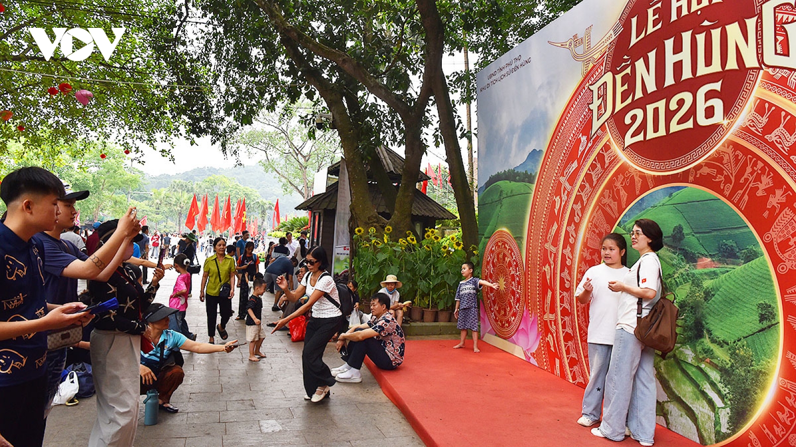 Đa dạng hoạt động thu hút du khách về Đền Hùng dịp Giỗ Tổ