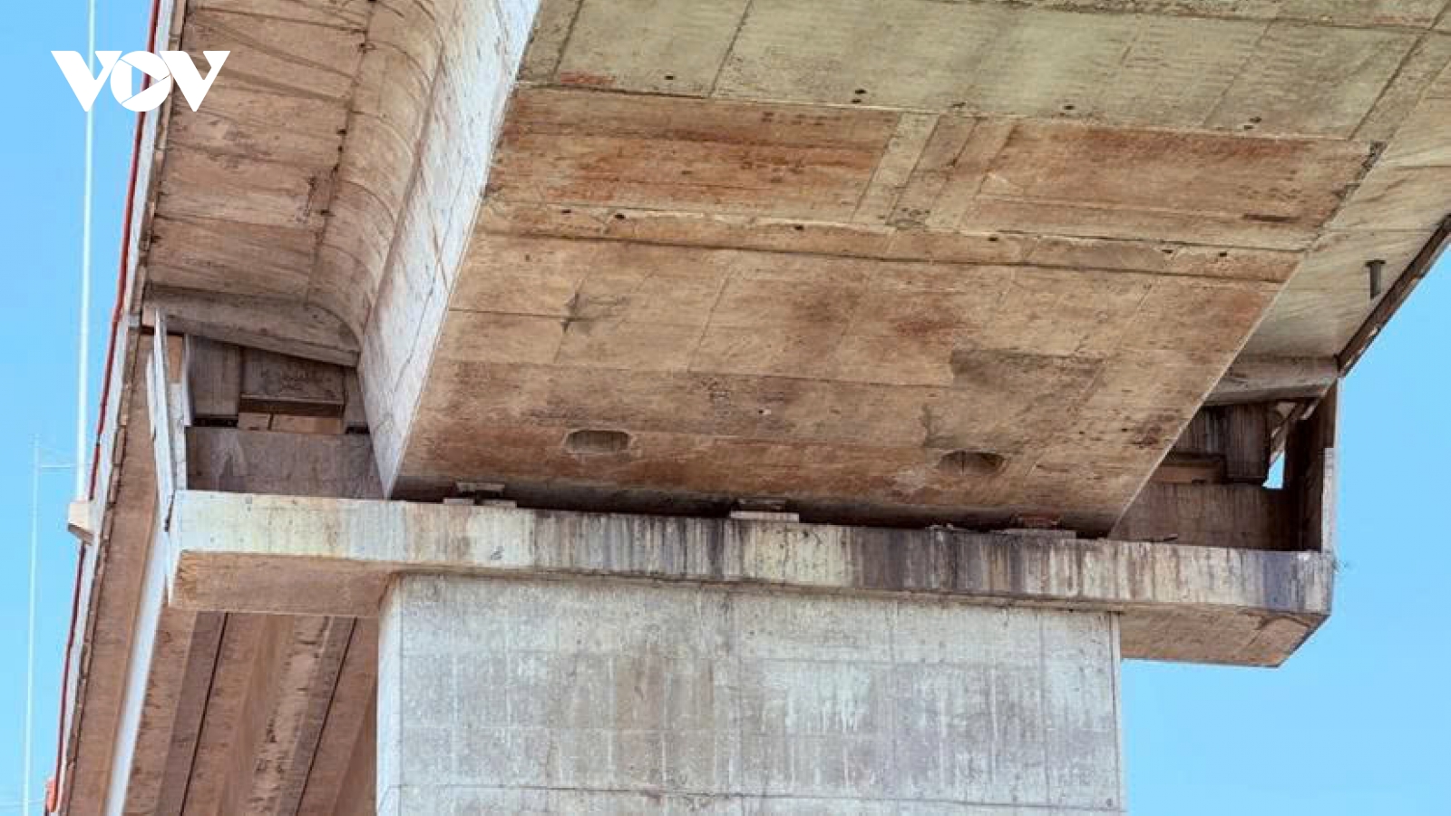 Cầu Long Thành bị quá tải, có dấu hiệu xuống cấp gây lo ngại về an toàn