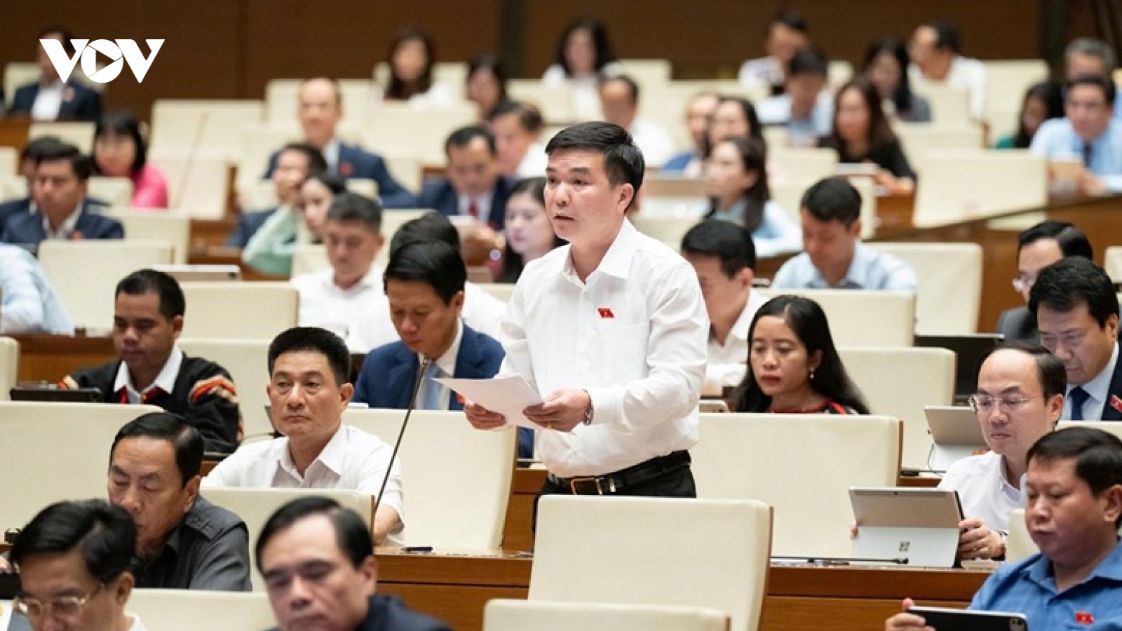 Đại biểu Quốc hội: Cần đánh giá tổng thể chế độ tiền lương, phụ cấp