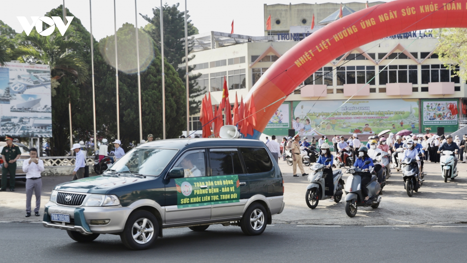 Người dân Đắk Lắk chủ động phòng bệnh từ sớm, từ xa