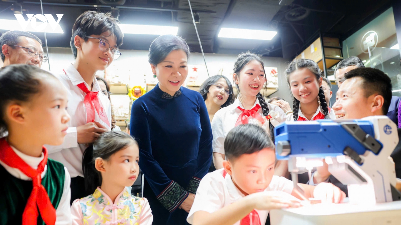 Phu nhân Ngô Phương Ly thăm Trung tâm Tống Khánh Linh tại Bắc Kinh, Trung Quốc