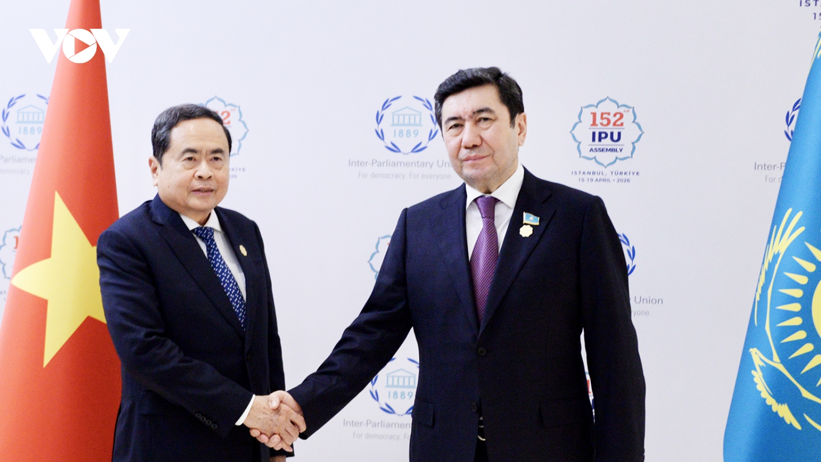 Chủ tịch Quốc hội Trần Thanh Mẫn gặp Chủ tịch Hạ viện Kazakhstan Yerlan Koshanov