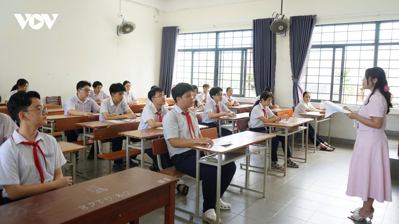 Tuyển sinh lớp 10 tại Hà Nội: Chi tiết số lượng nguyện vọng vào từng trường