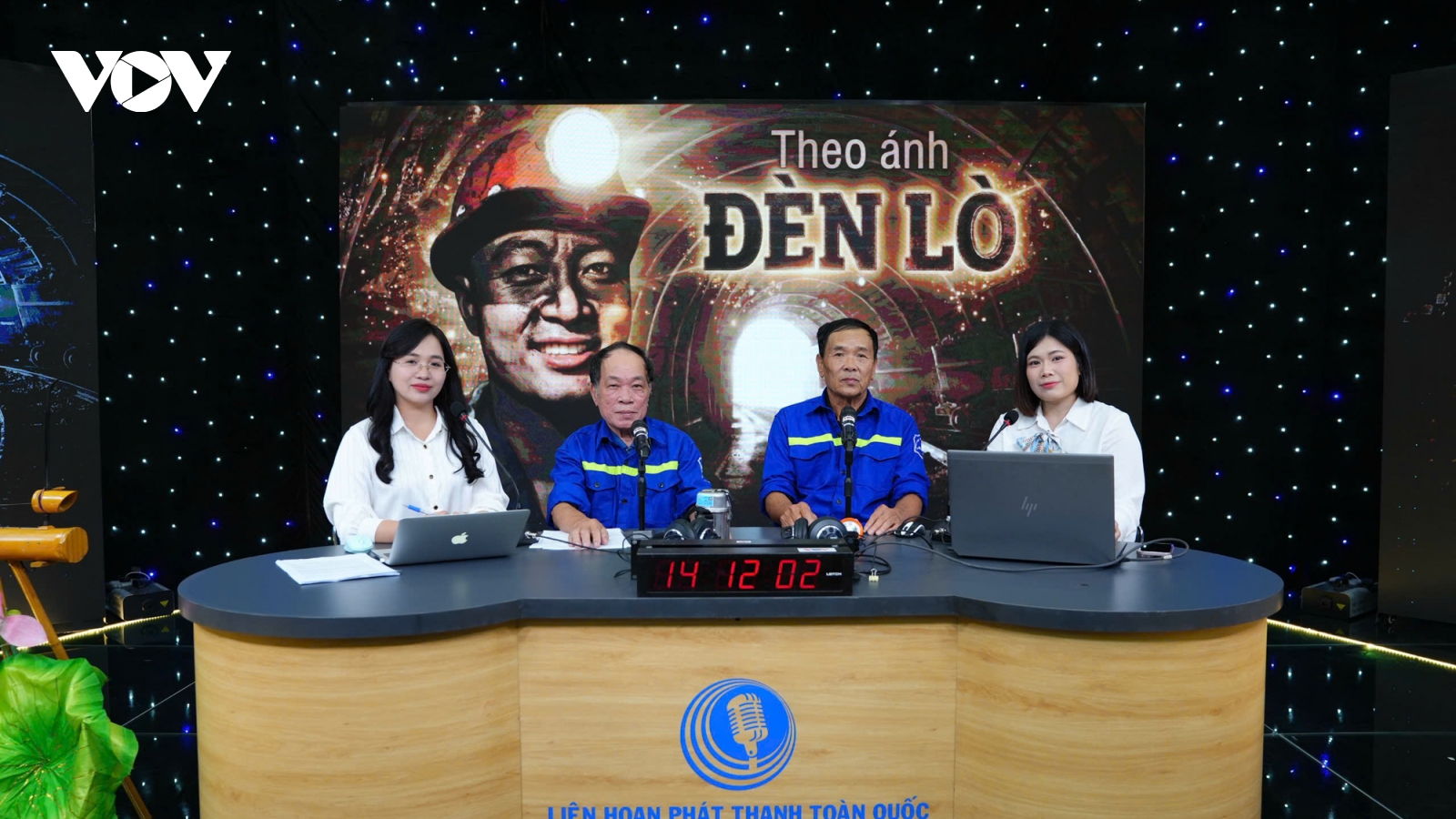 Kịch tính từng giây thi Phát thanh trực tiếp, không có chỗ cho sai sót