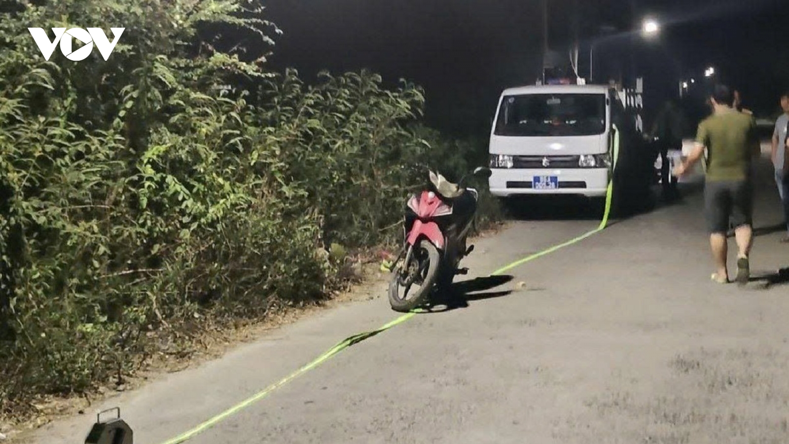 Phát hiện người đàn ông tử vong trong bụi cây ven đường