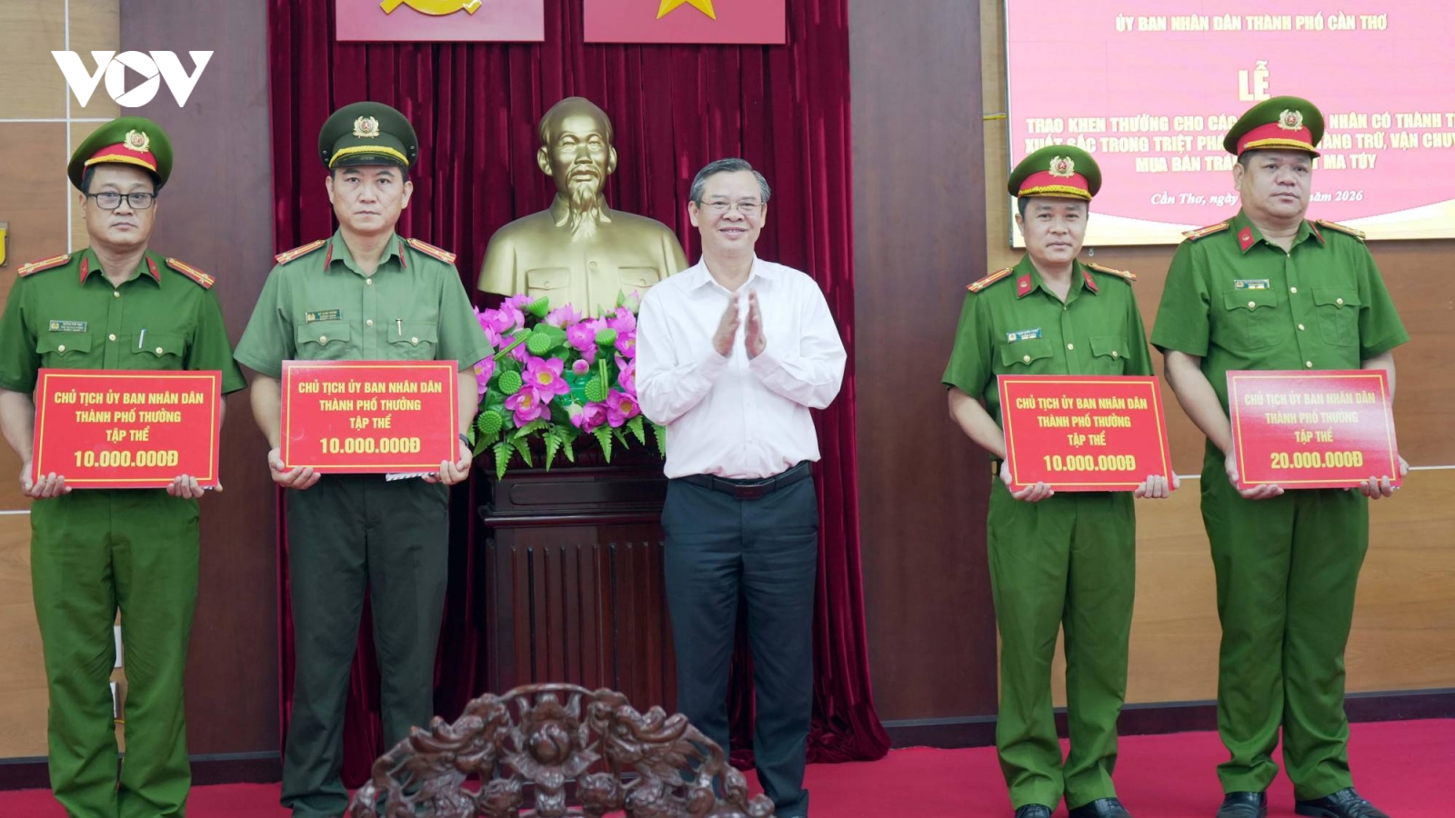Cần Thơ khen thưởng các tập thể, cá nhân phá chuyên án ma túy xuyên quốc gia
