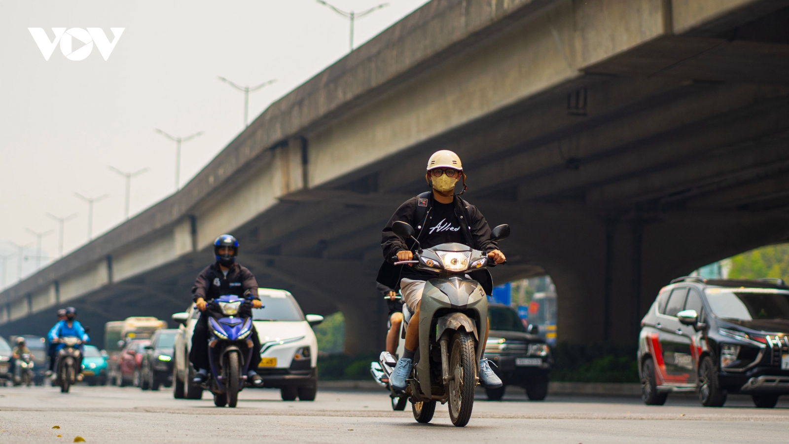 Mới đầu hè, miền Trung nhiều ngày hứng chịu "chảo lửa" trên 40 độ C