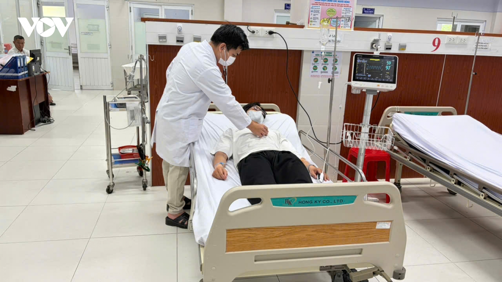 11 công nhân ở TP.HCM nhập viện nghi ngộ độc sau bữa trưa tại công ty