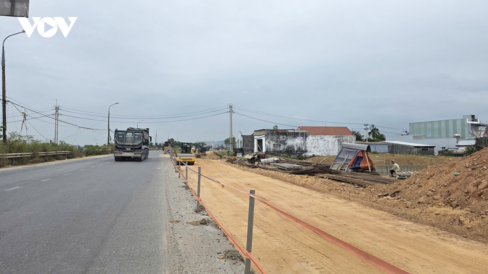 Dưới đá lên, trên bảo... chờ, dân có đất tái định cư nhưng chưa thể xây nhà