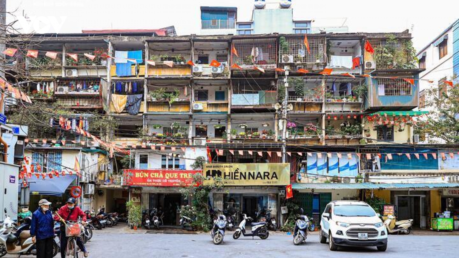 Vì sao nhà đầu tư không mặn mà cải tạo chung cư cũ?