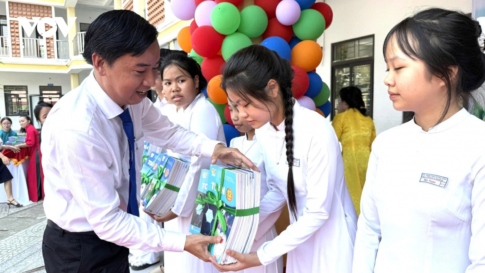 Xã đầu tiên trong cả nước cấp sách giáo khoa miễn phí cho học sinh