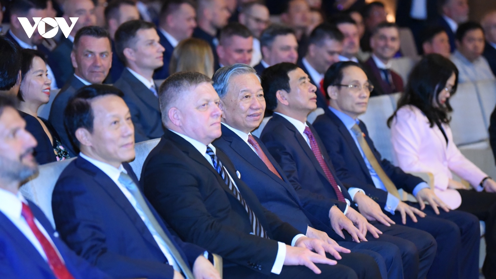 Tổng Bí thư, Chủ tịch nước Tô Lâm và Thủ tướng Slovakia thưởng thức hòa nhạc tại Hà Nội