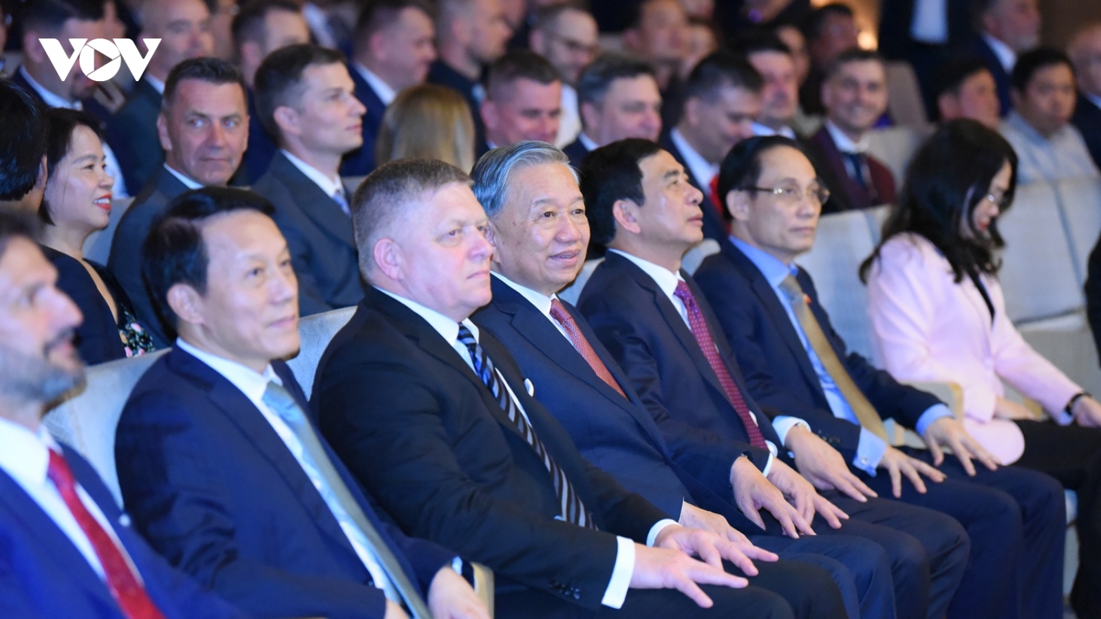 Tổng Bí thư, Chủ tịch nước Tô Lâm và Thủ tướng Slovakia thưởng thức hòa nhạc tại Hà Nội