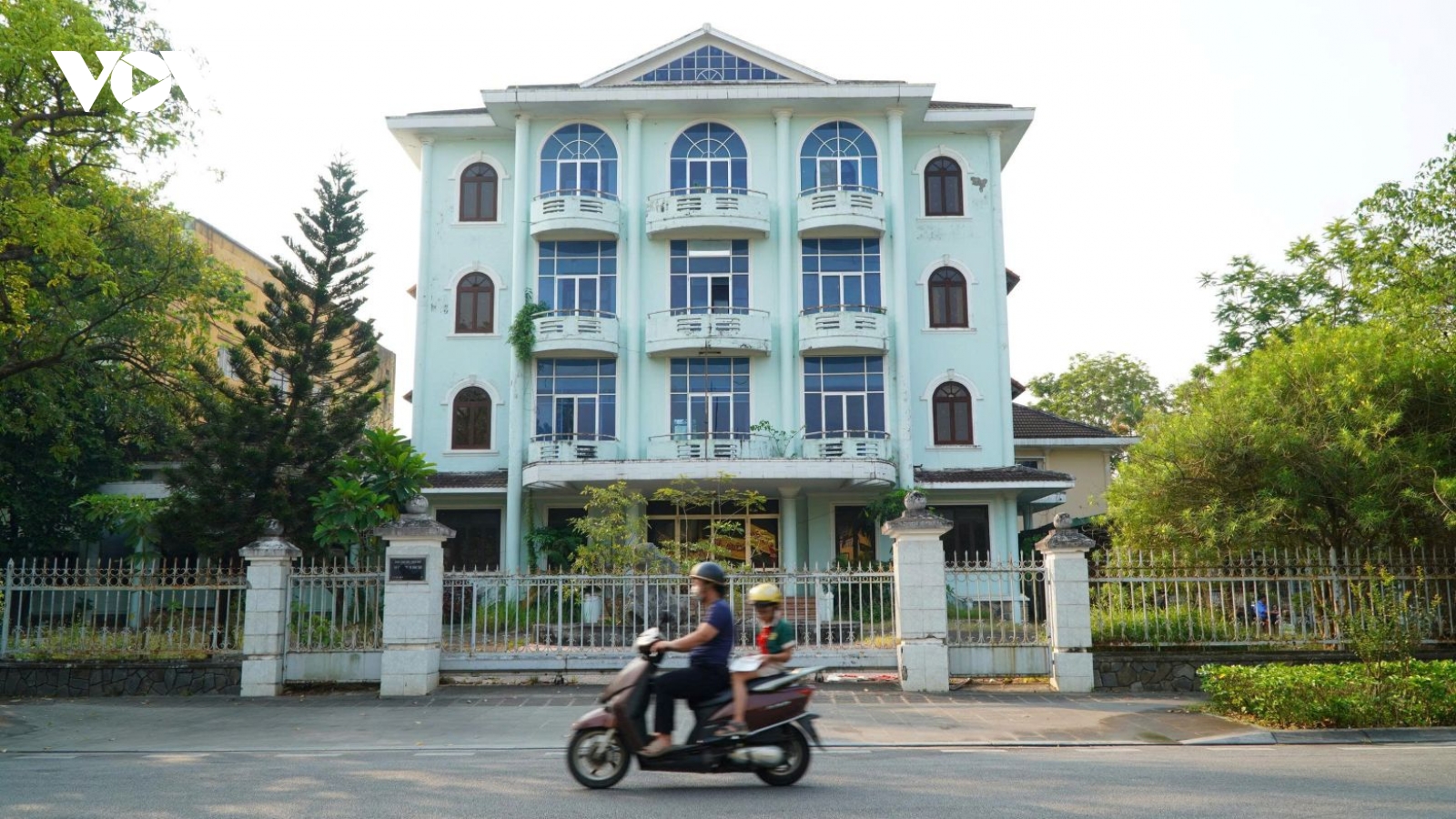 Huế giải quyết bài toán trụ sở dôi dư