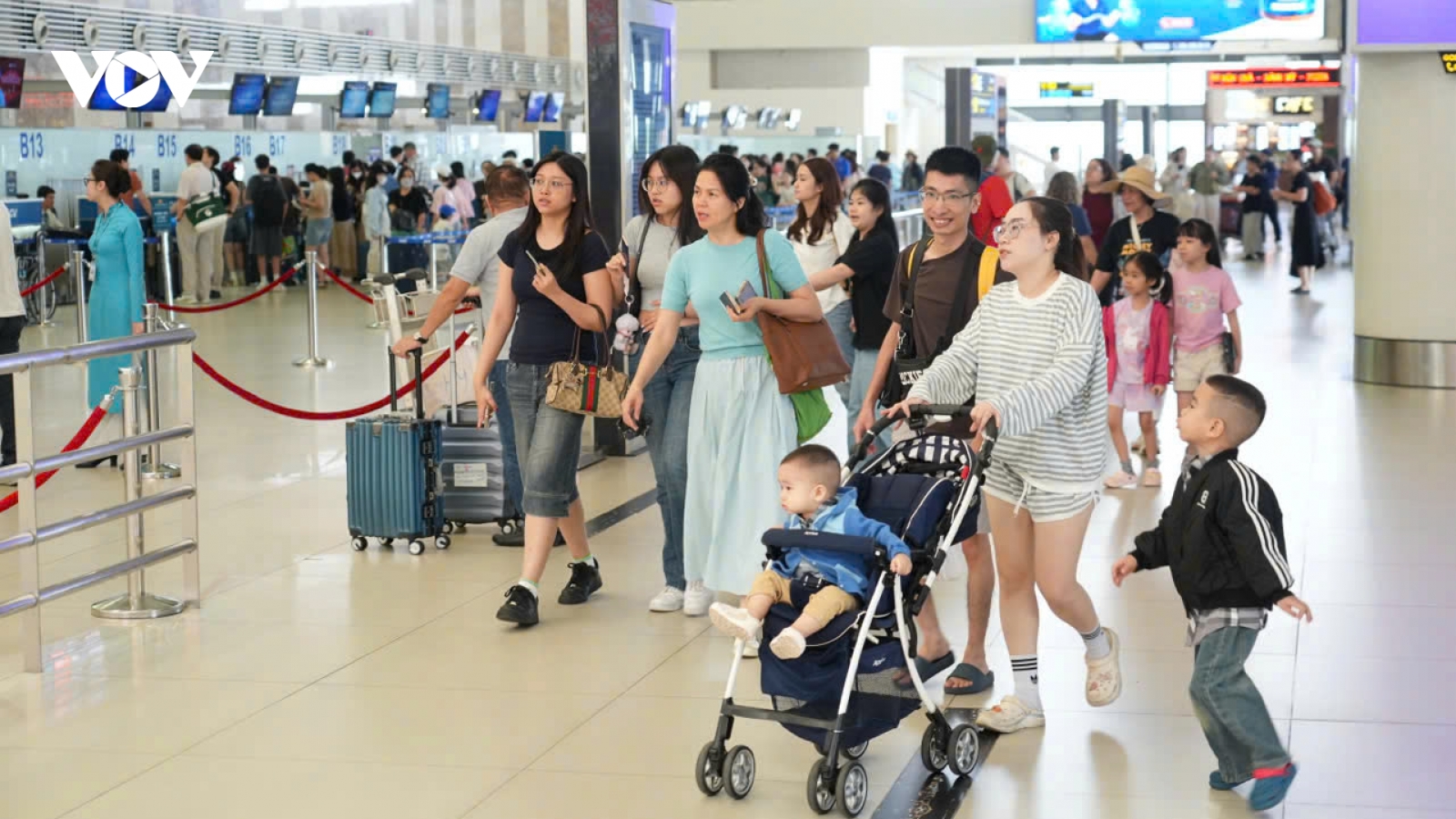 Gần 1,7 triệu khách đi máy bay dịp lễ, vận chuyển quốc tế tăng trưởng mạnh
