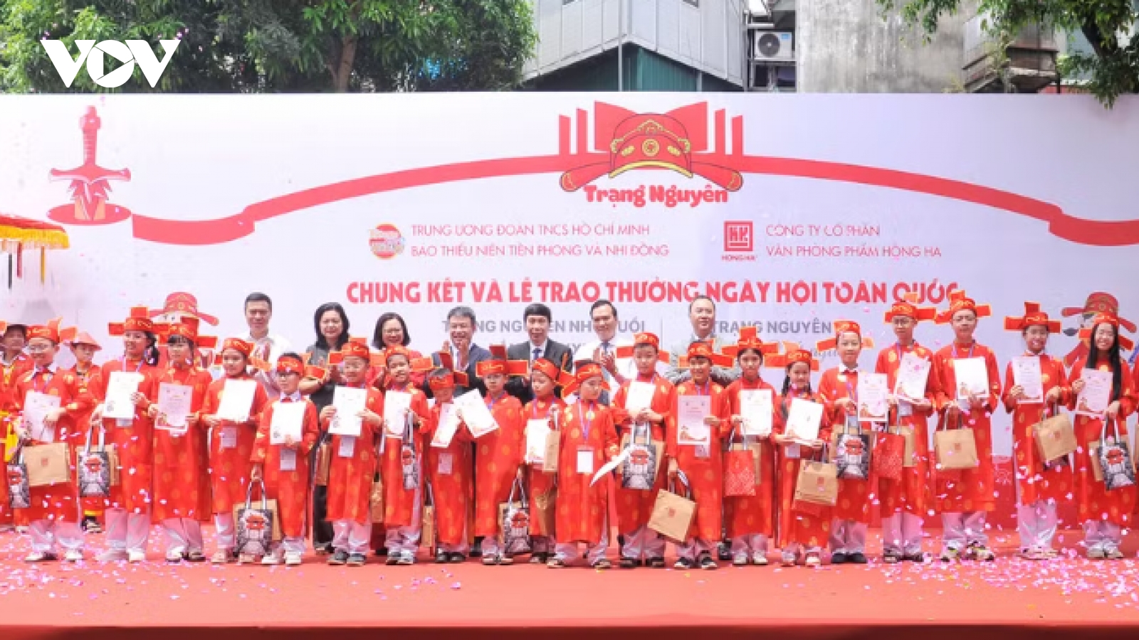 348 thí sinh trên cả nước về Văn Miếu Quốc Tử Giám "thi Trạng nguyên"