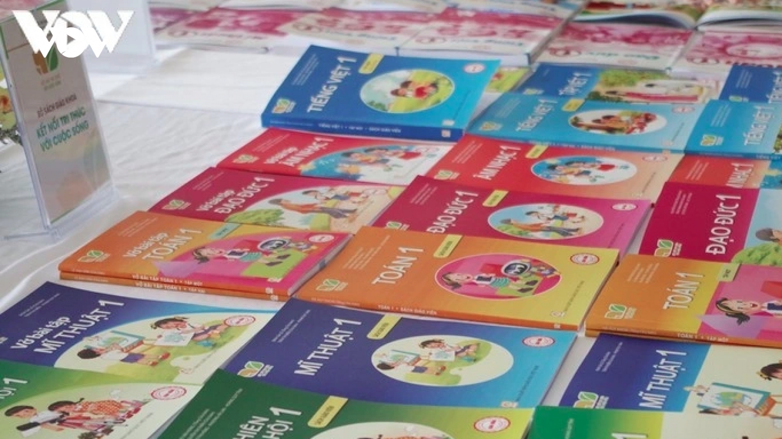 Bộ Giáo dục Đào tạo đề xuất miễn phí SGK trên toàn quốc từ năm học 2029 - 2030
