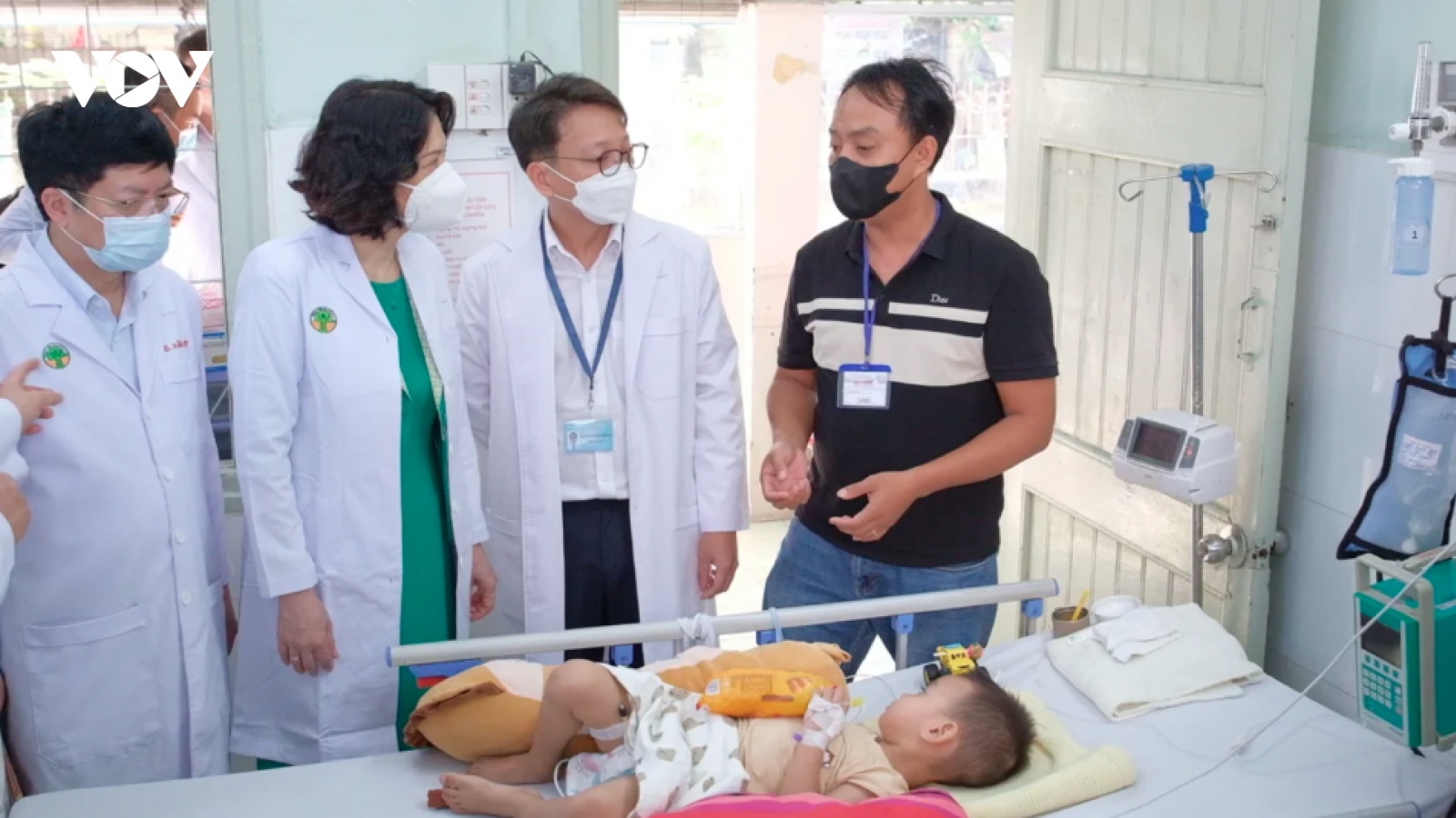 Tay chân miệng vào mùa: Đừng chủ quan