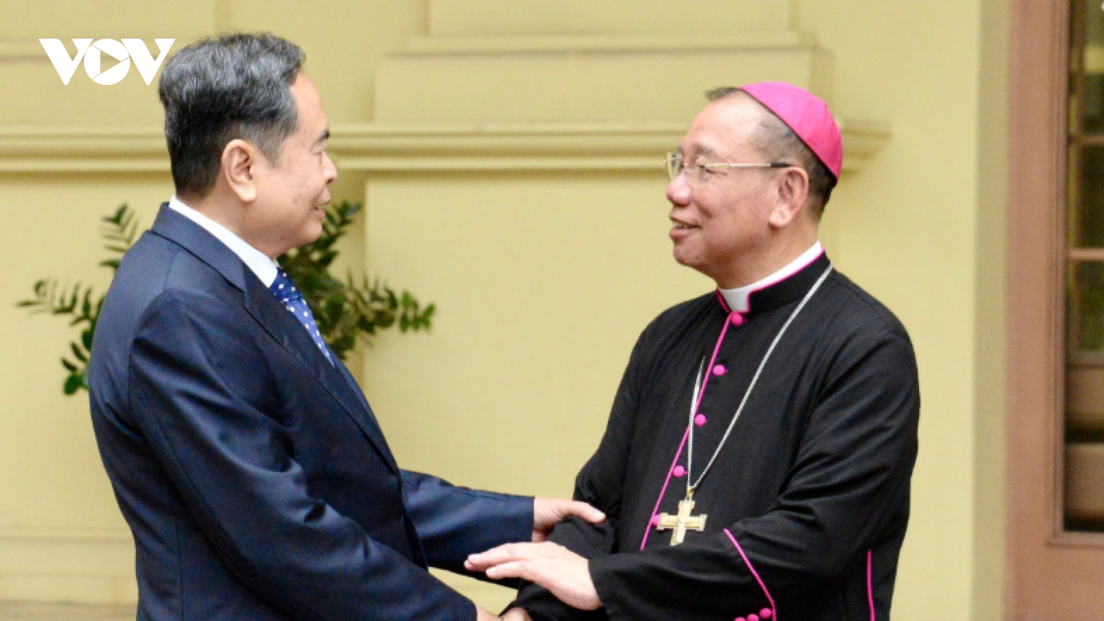 Chủ tịch Quốc hội Trần Thanh Mẫn thăm, chúc mừng Tổng Giáo phận Hà Nội