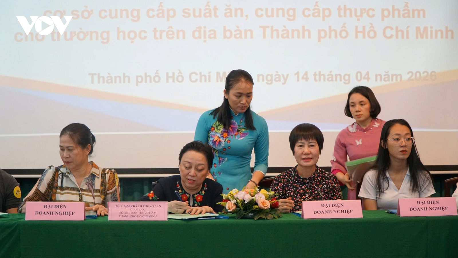 Thực phẩm học đường “nóng”, TP.HCM ký kết tăng ràng buộc trách nhiệm