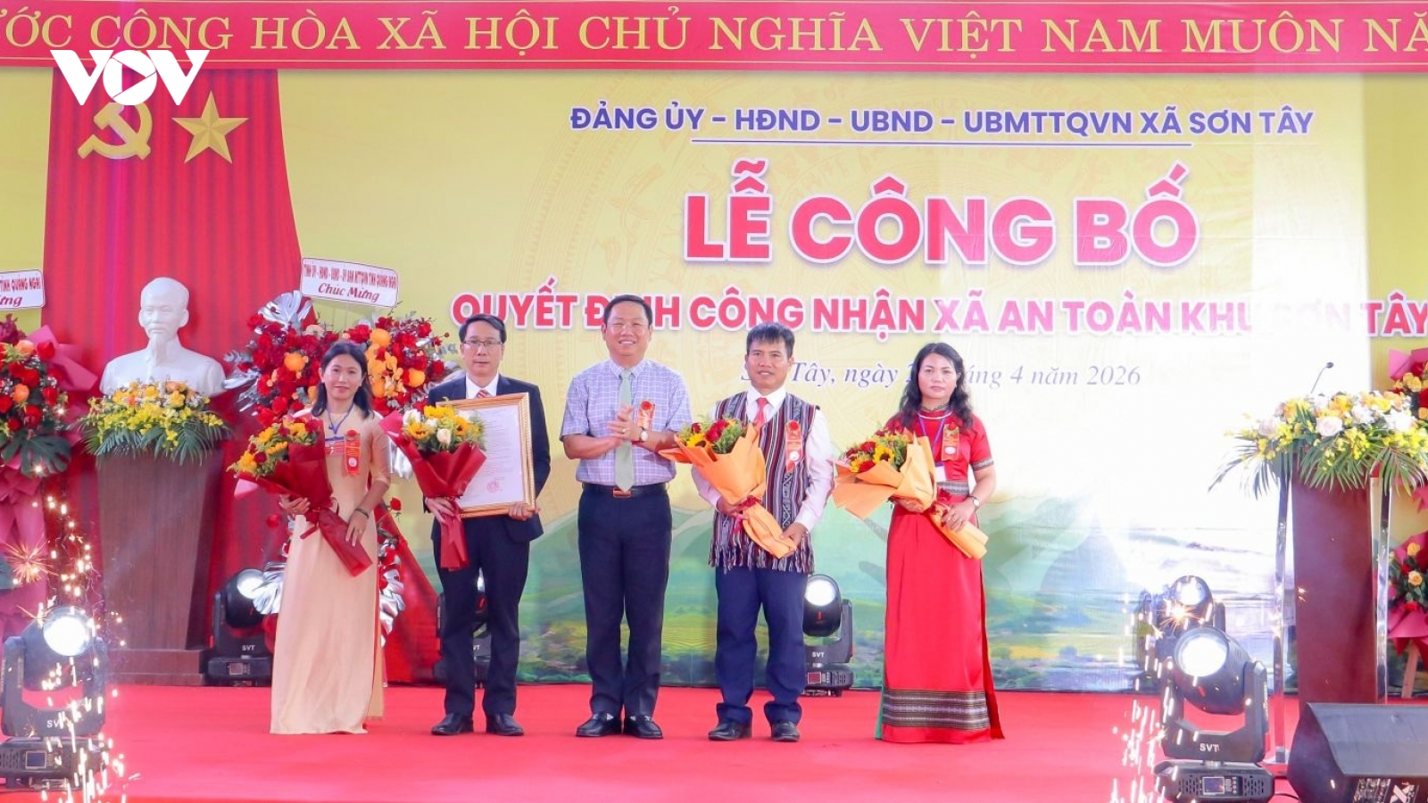 Xã Sơn Tây (Quảng Ngãi) đón nhận danh hiệu xã An toàn khu