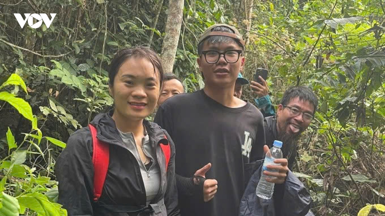 Khen thưởng lực lượng cứu nạn tìm thấy nam sinh kiệt sức ở Tam Đảo