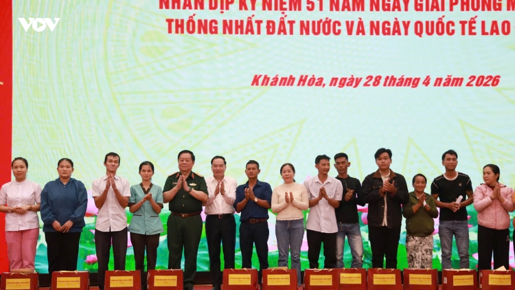 Đại tướng Nguyễn Trọng Nghĩa tri ân gia đình chính sách tại Khánh Hòa