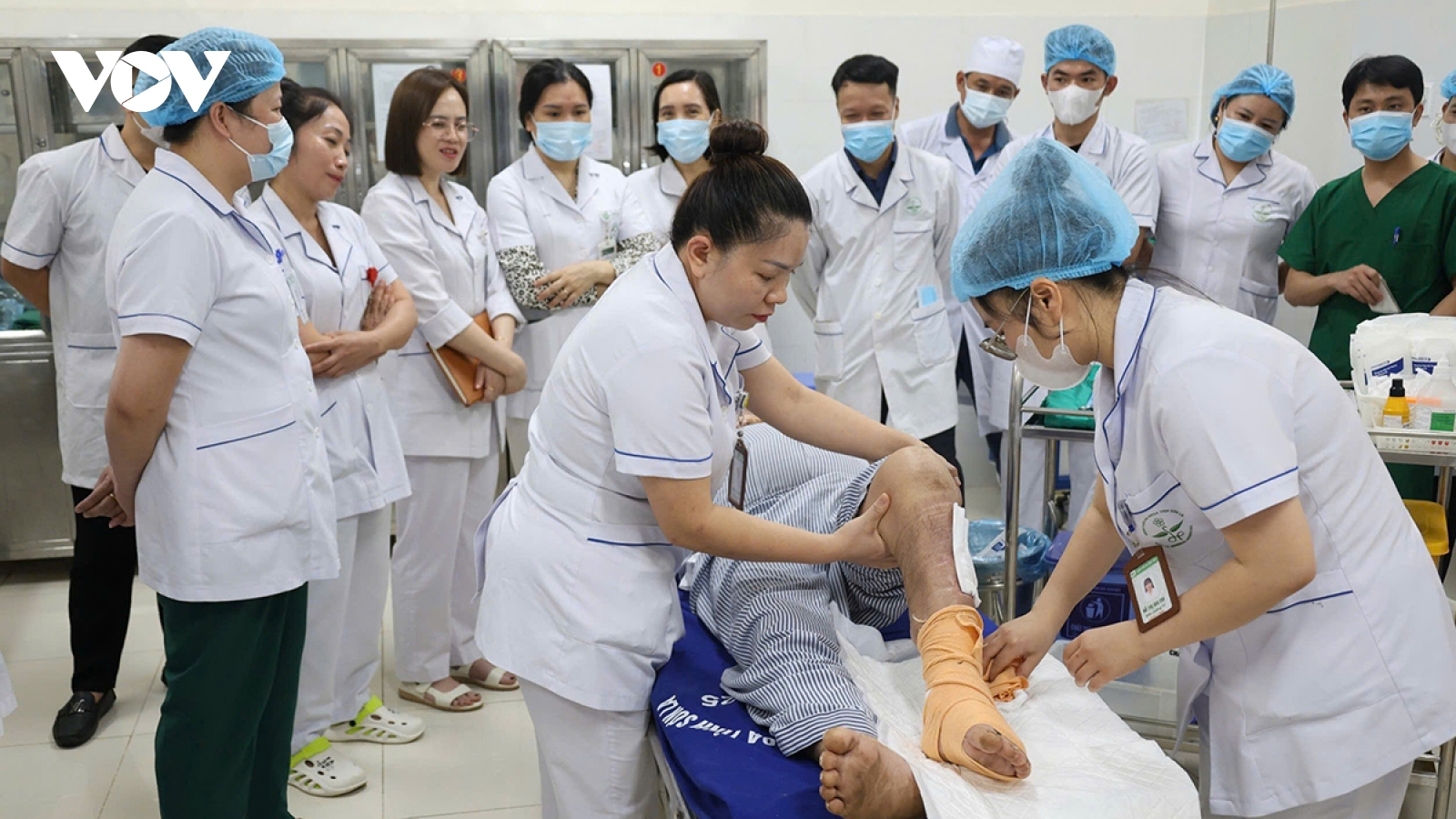 Chuyên gia cao cấp về miền núi tập huấn cấp cứu ngừng tuần hoàn cho y tế cơ sở