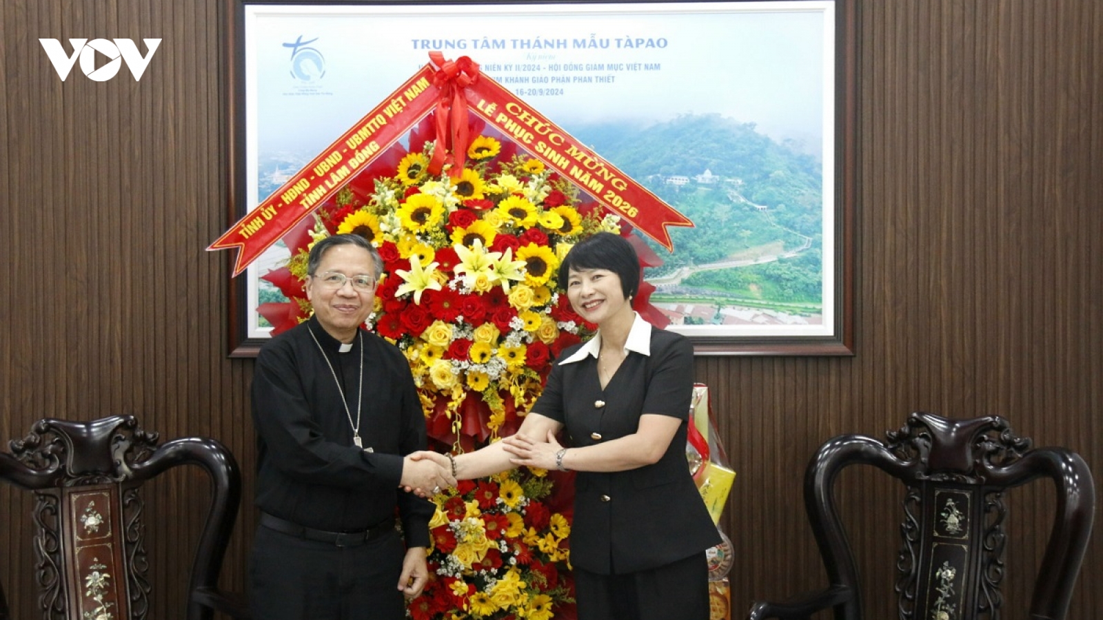 Lãnh đạo tỉnh Lâm Đồng thăm, chúc mừng Lễ Phục sinh tại Giáo phận Phan Thiết