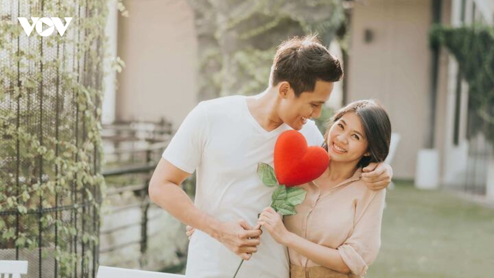 Bạn gái tự mua túi hiệu làm quà sinh nhật, tôi tự hào vì chọn đúng người