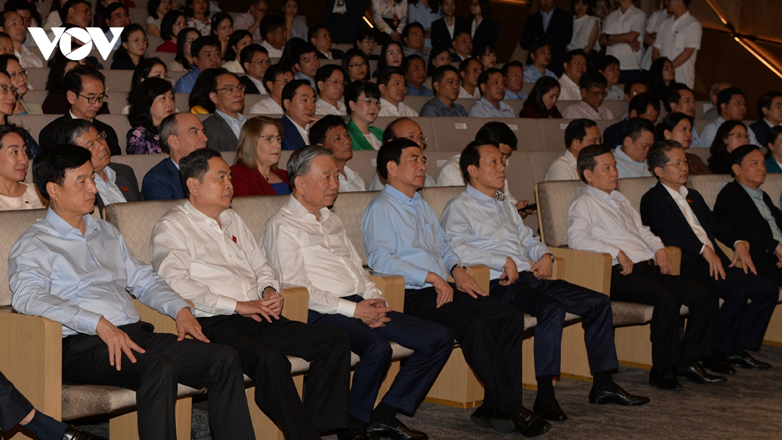 Tổng Bí thư, Chủ tịch nước Tô Lâm dự chương trình nghệ thuật “Tổ quốc trong tim”