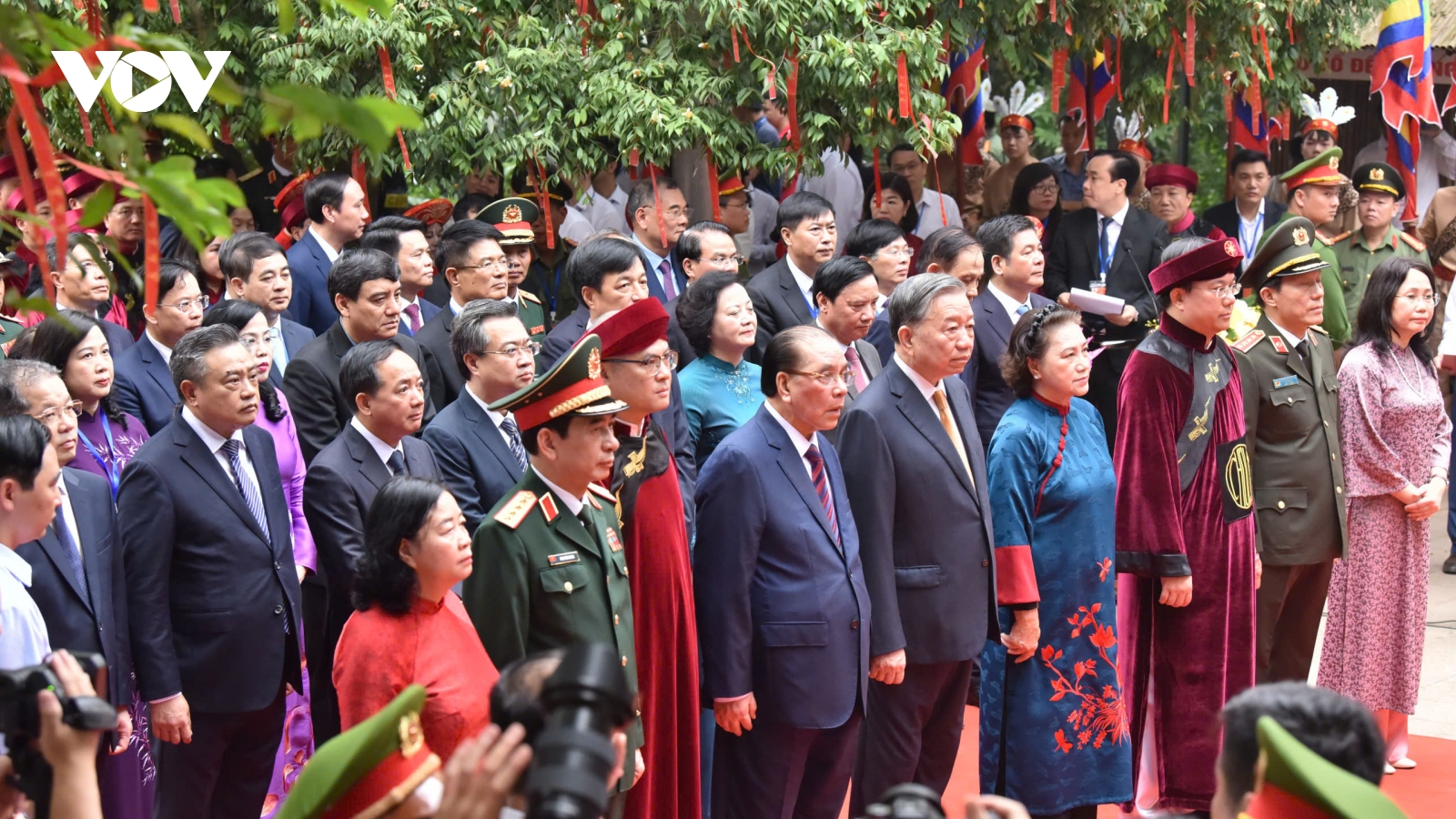 Tổng Bí thư, Chủ tịch nước Tô Lâm dâng hương tưởng niệm các Vua Hùng