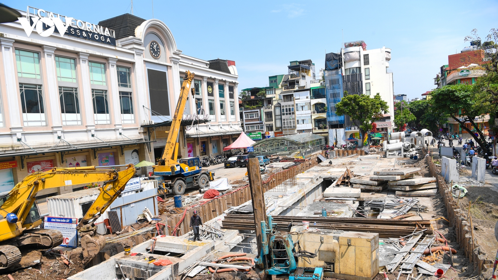 "Đếm ngược ngày về đích" trên công trường dự án hạ tầng thoát nước ngầm ở Hà Nội
