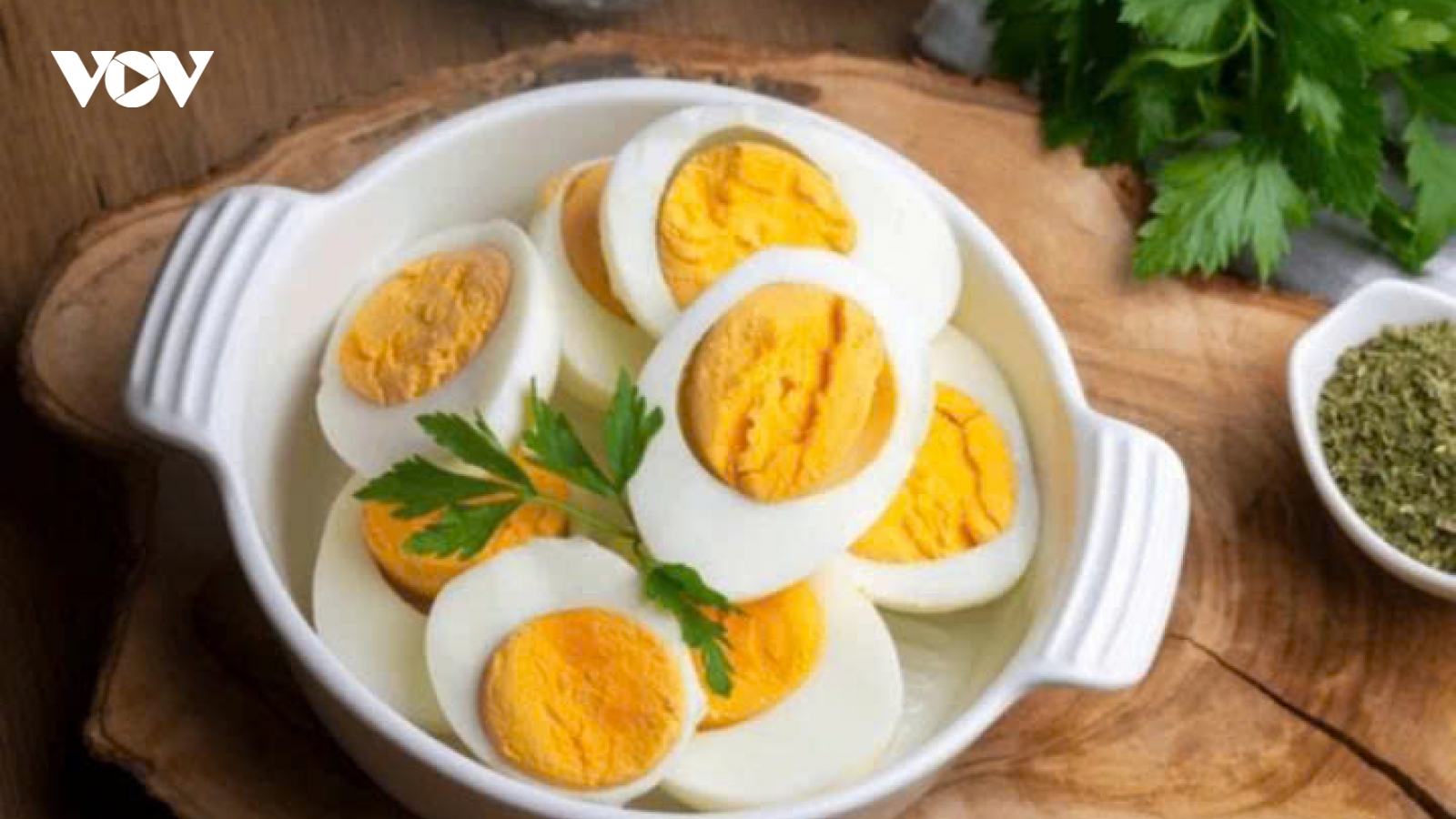 Người cao tuổi ăn trứng vào buổi sáng: 4 cải thiện rõ rệt về sức khỏe và trí não