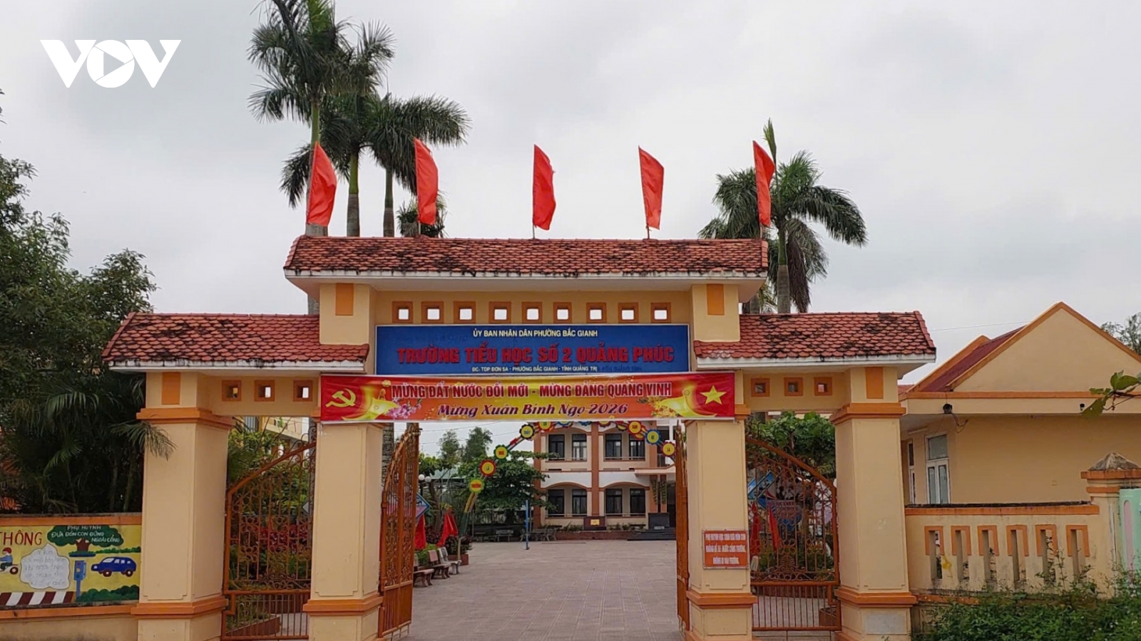 Tạm đình chỉ công tác một hiệu trưởng tại Quảng Trị để phục vụ điều tra