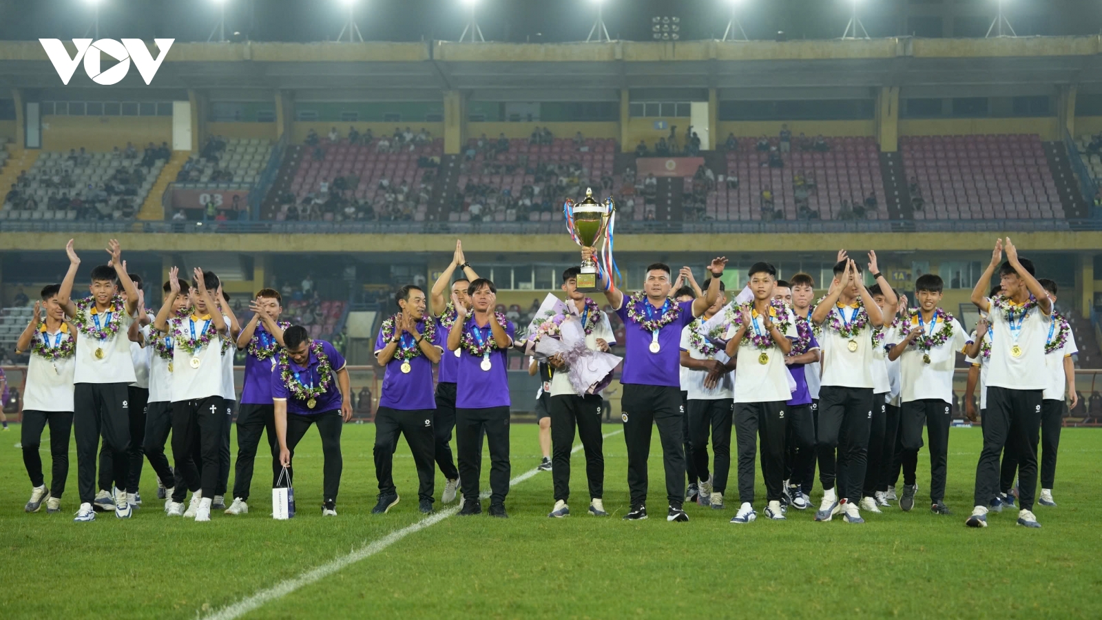 Những nhà vô địch U15 Quốc gia 2026 nhận vinh dự đặc biệt